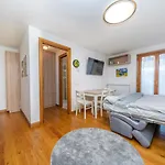Guesthost - Small & Charming - Overlooking The Alps Appartamento *