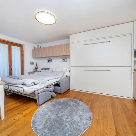 Apartment Small & Charming - Overlooking The Alps