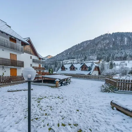 Guesthost - Small & Charming - Overlooking The Alps * 塔尔维西奥