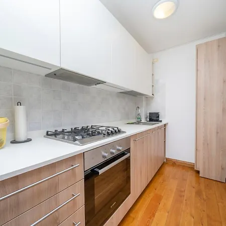 Apartment Small & Charming - Overlooking The Alps