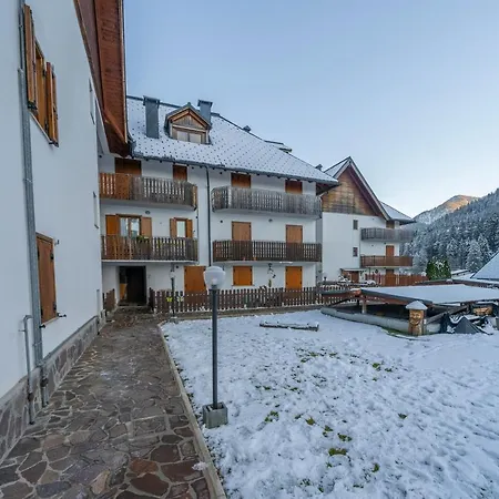 Small & Charming - Overlooking The Alps شقة *